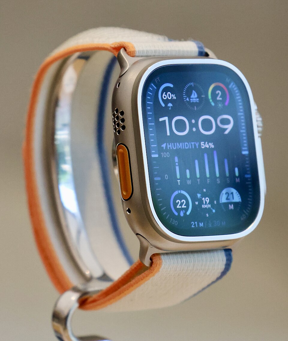 Apple Watch Ultra 2 в титановом корпусе 49 мм с кнопкой Action